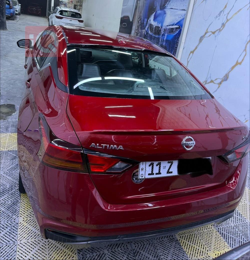 نيسان ألتيما